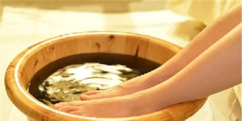 足療足浴時(shí)的較好水溫和泡腳時(shí)間你知道么